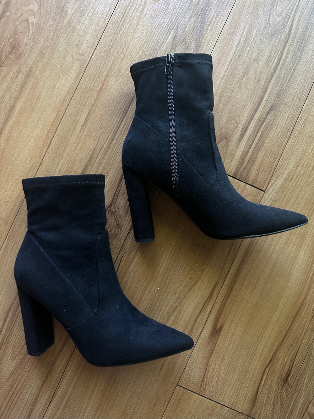 Lulu's Black Faux Suede Pointed Toe Ankle Booties with Block Heel Size 5.5